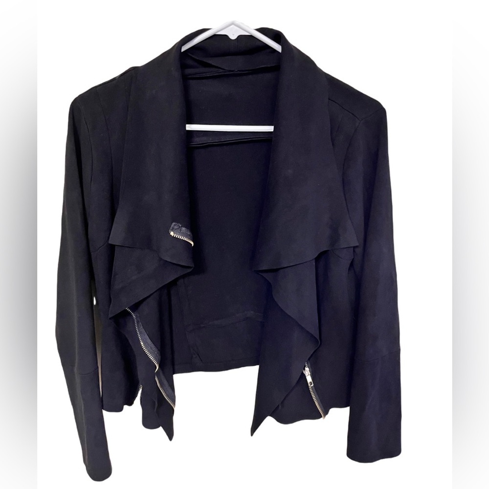 Women’s black jacket